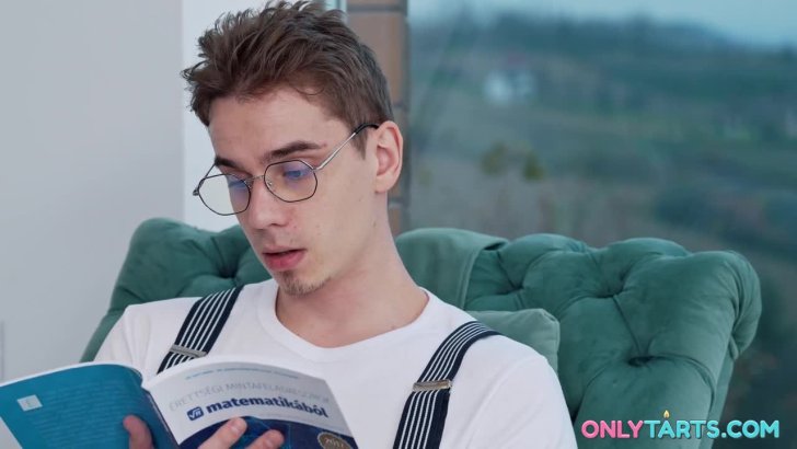 Превью Два члена идеально погружаются в её отверстия № 47405